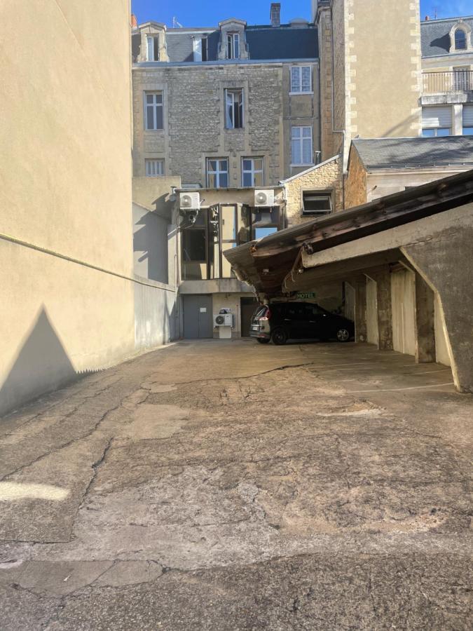 Hotel Au Chapon Fin Πουατιέ Εξωτερικό φωτογραφία